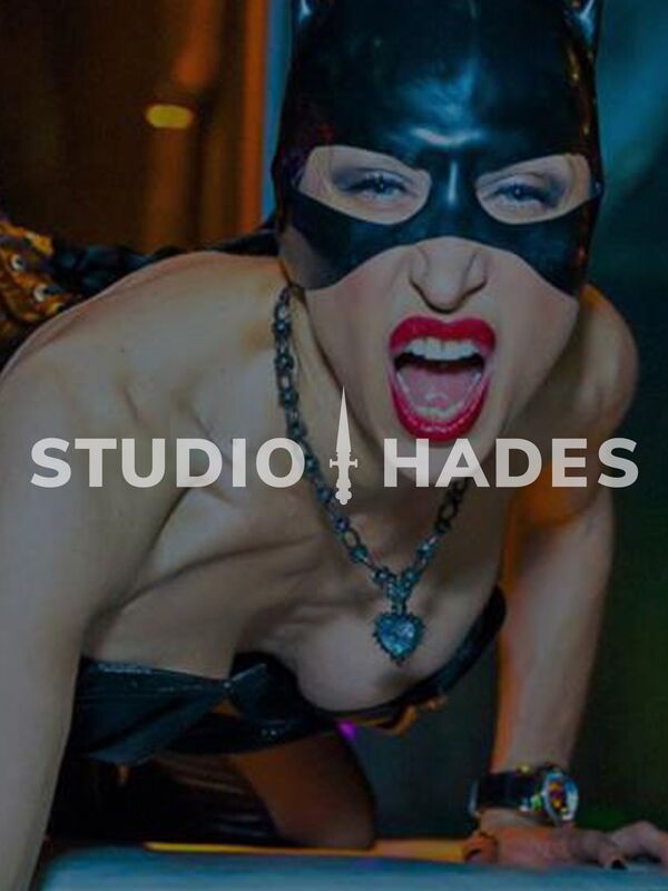 Domina Bizarrlady BDSM Fetisch Herrin Sklavenerziehung Mistress Latex Godess Hades SM-Studio-Hades